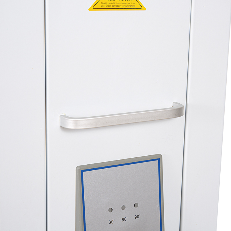 Carro esterilizador con lámpara UV de cuatro tubos Carro esterilizador con lámpara UV de cuatro tubos